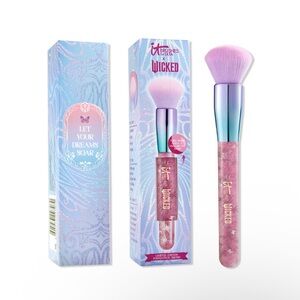 IT x Wicked Limited-Edition Glinda Foundation Brush Dreamy Pink and Purple